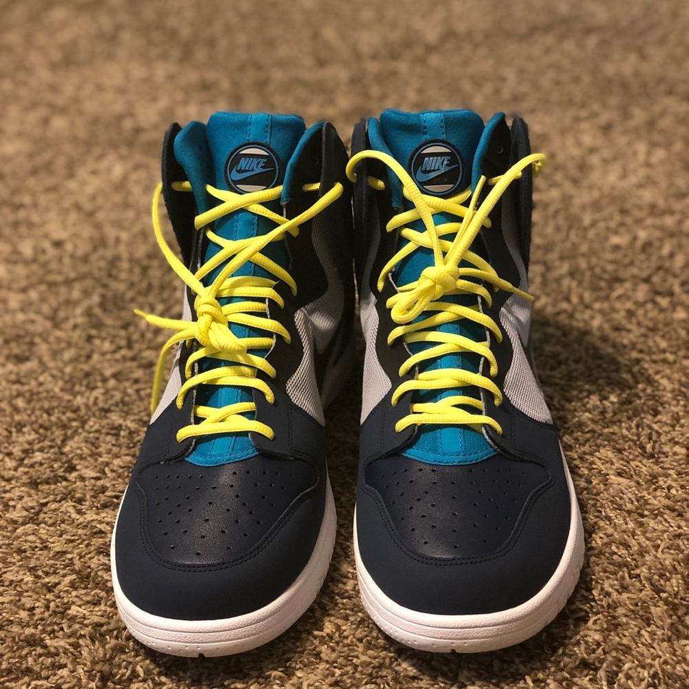 New Men’s Nike Dunk - Picture 2 of 4
